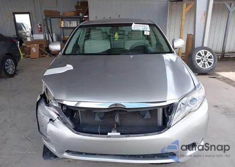 2011 Toyota Avalon Limited z USA, uszkodzony, nr VIN 4T1BK3DBXBU386286